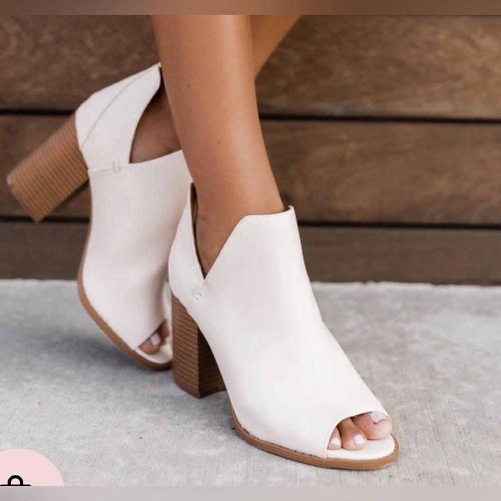 NWOT- Pink Lily- Cream Peep Toe Booties- Size 7.5